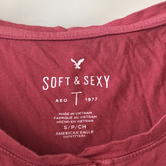 American eagle red flowy shirt. Size small. - Picture 3 of 3